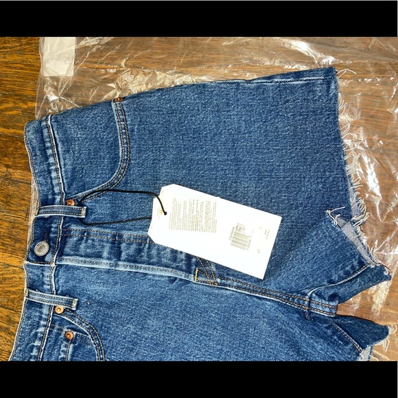 Levi’s dark wash jean shorts⛲️⛲️ - Picture 5 of 11